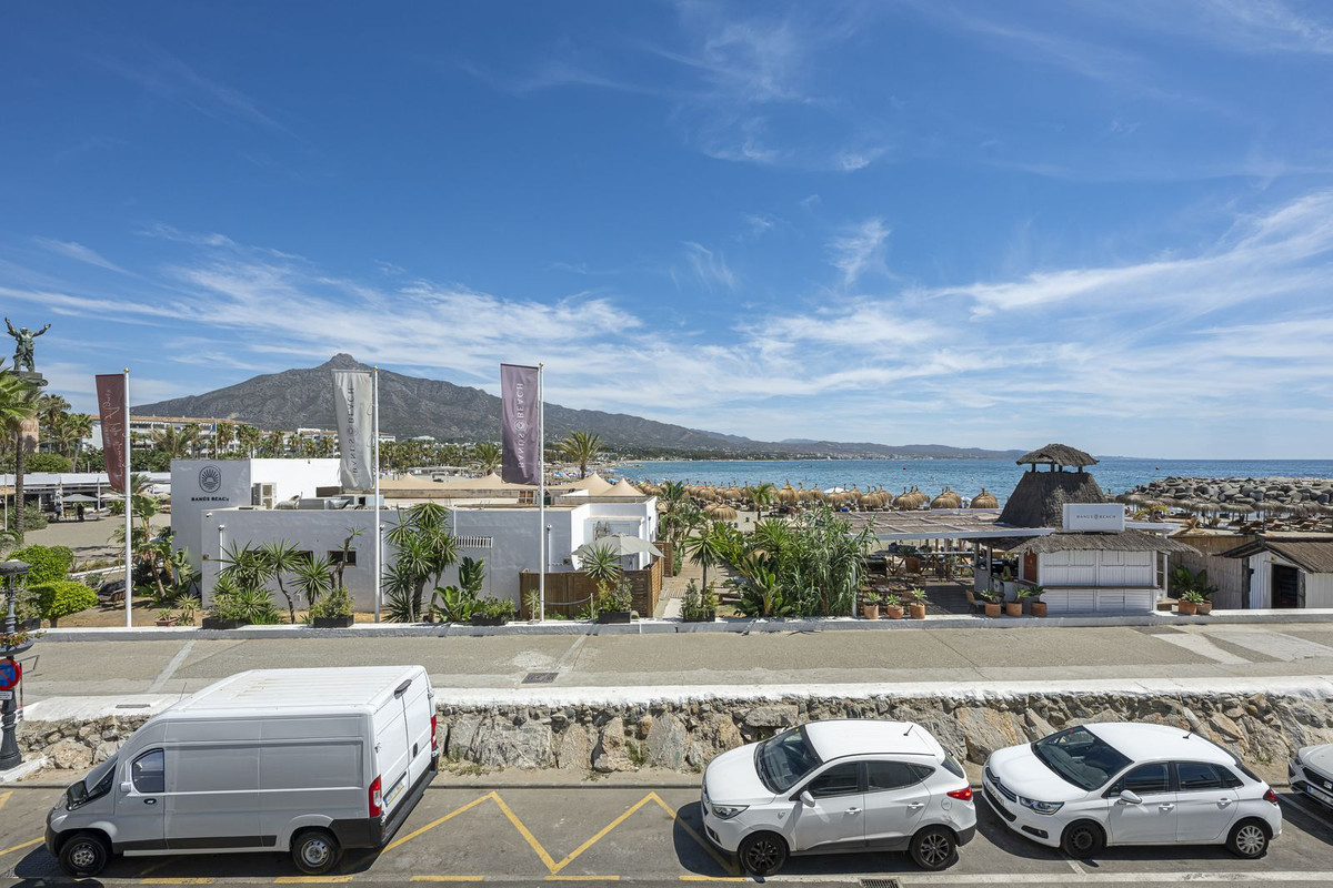 2 Bed Apartment for sale in Puerto Banús Costa Del Sol, Málaga, Spain
