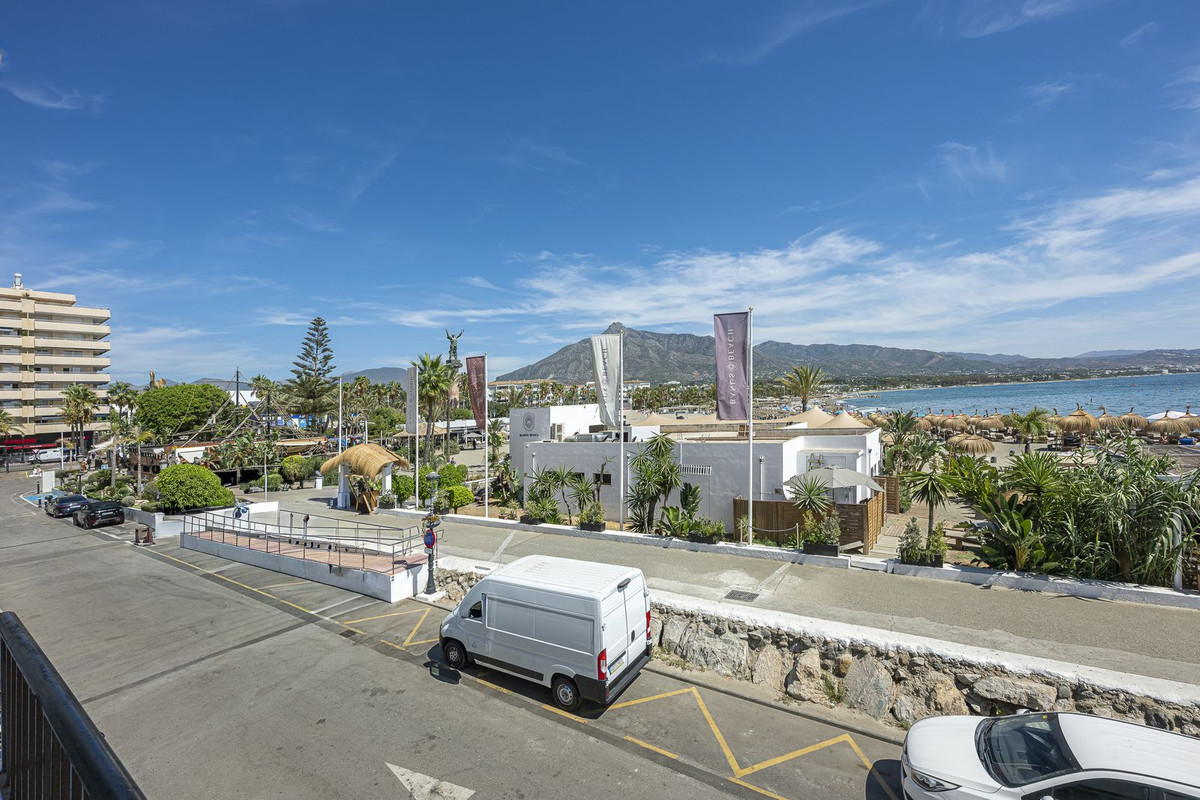 2 Bed Apartment for sale in Puerto Banús Costa Del Sol, Málaga, Spain