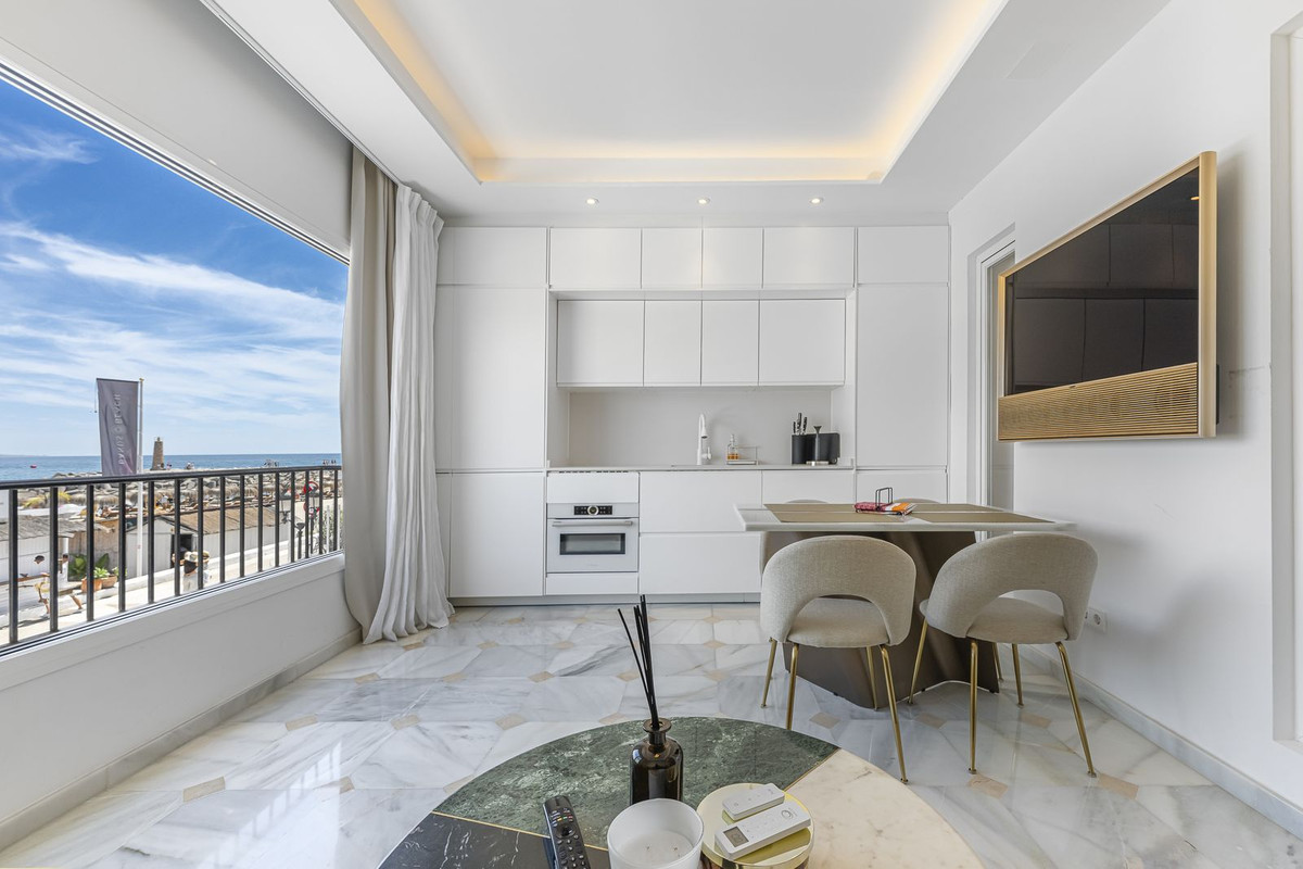2 Bed Apartment for sale in Puerto Banús Costa Del Sol, Málaga, Spain