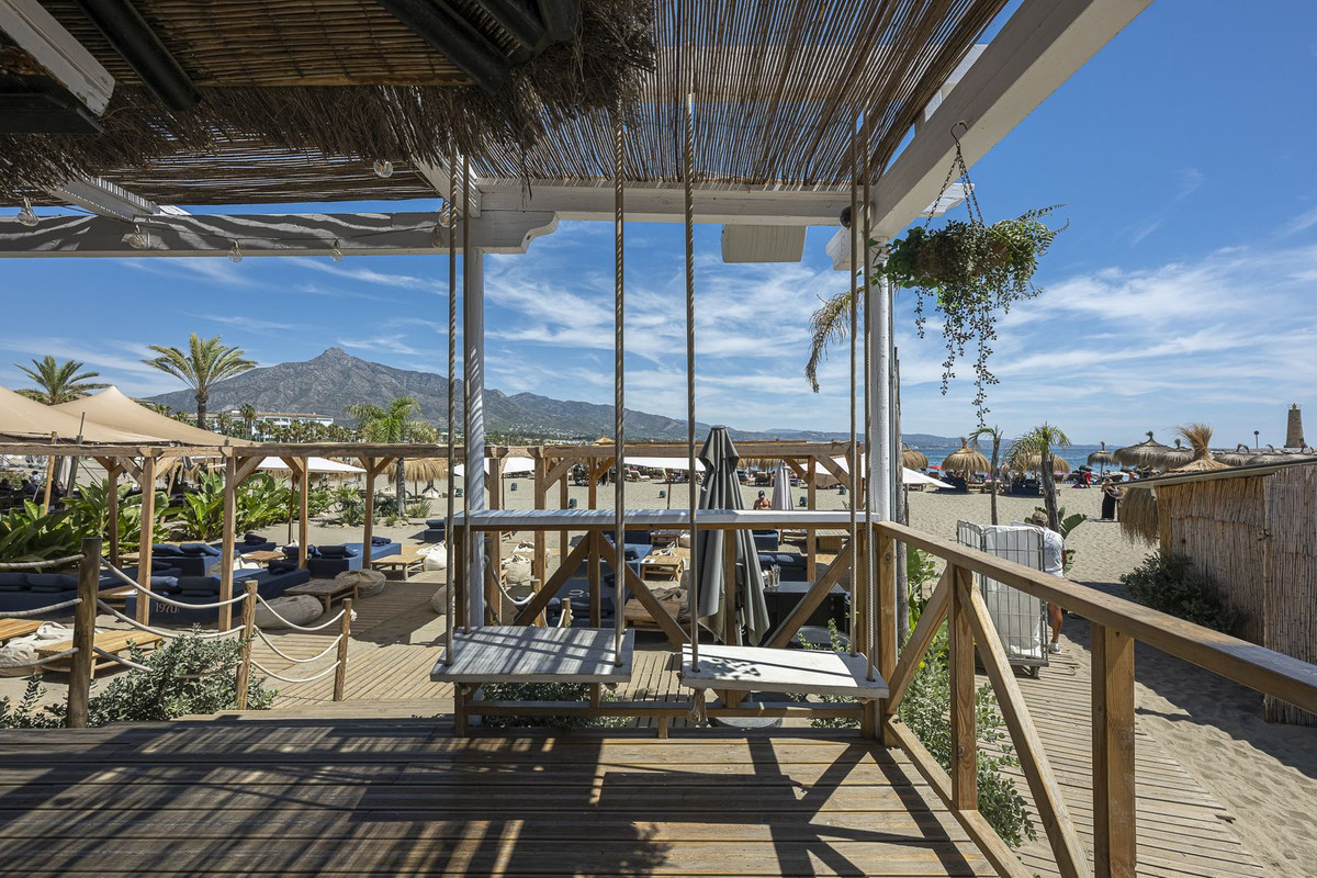 2 Bed Apartment for sale in Puerto Banús Costa Del Sol, Málaga, Spain