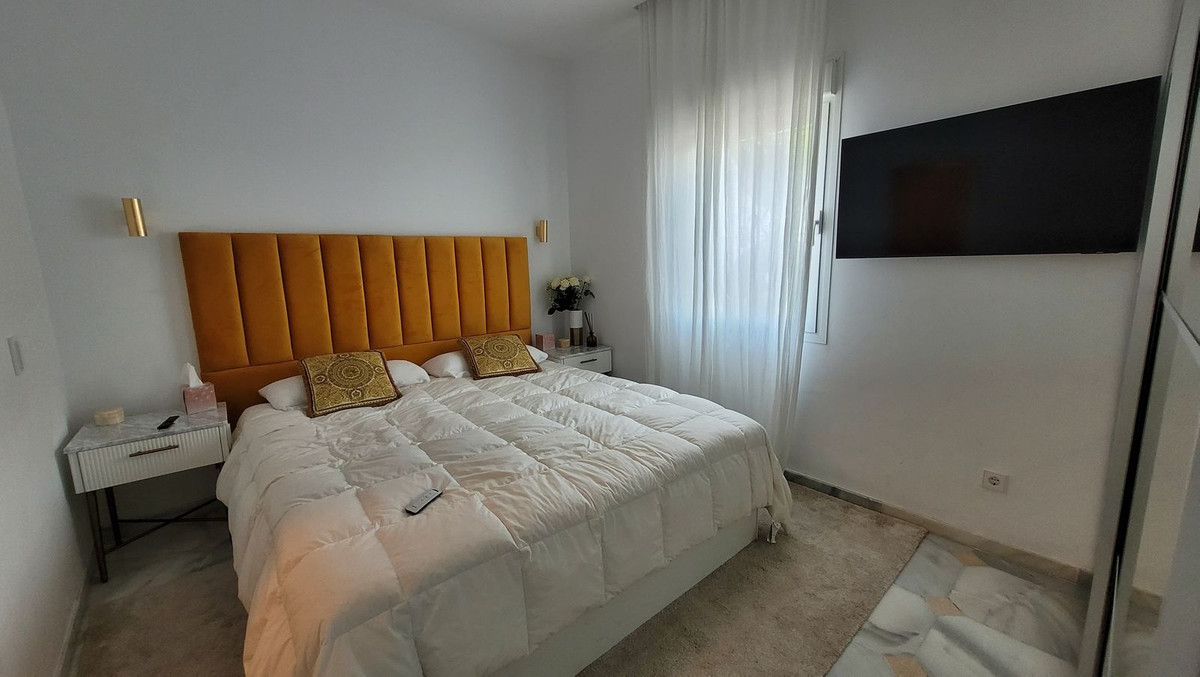 2 Bed Apartment for sale in Puerto Banús Costa Del Sol, Málaga, Spain