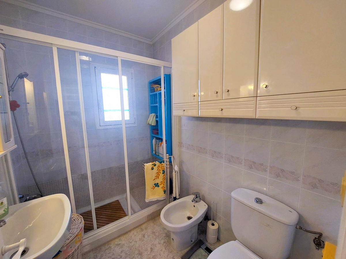 Se vende Bungalow de 2 dormitorios en Costa Blanca, Alicante, España