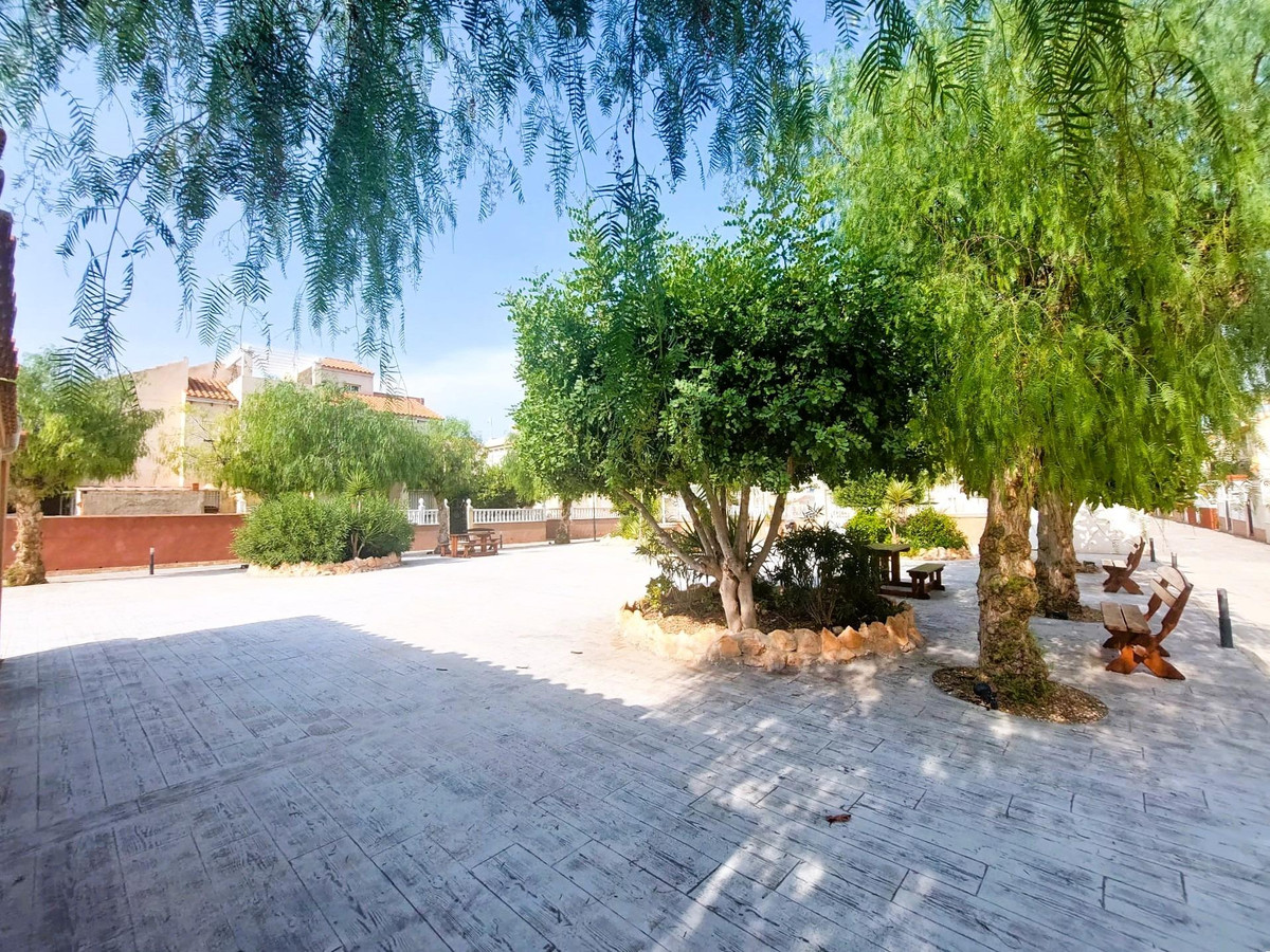 Se vende Bungalow de 2 dormitorios en Costa Blanca, Alicante, España