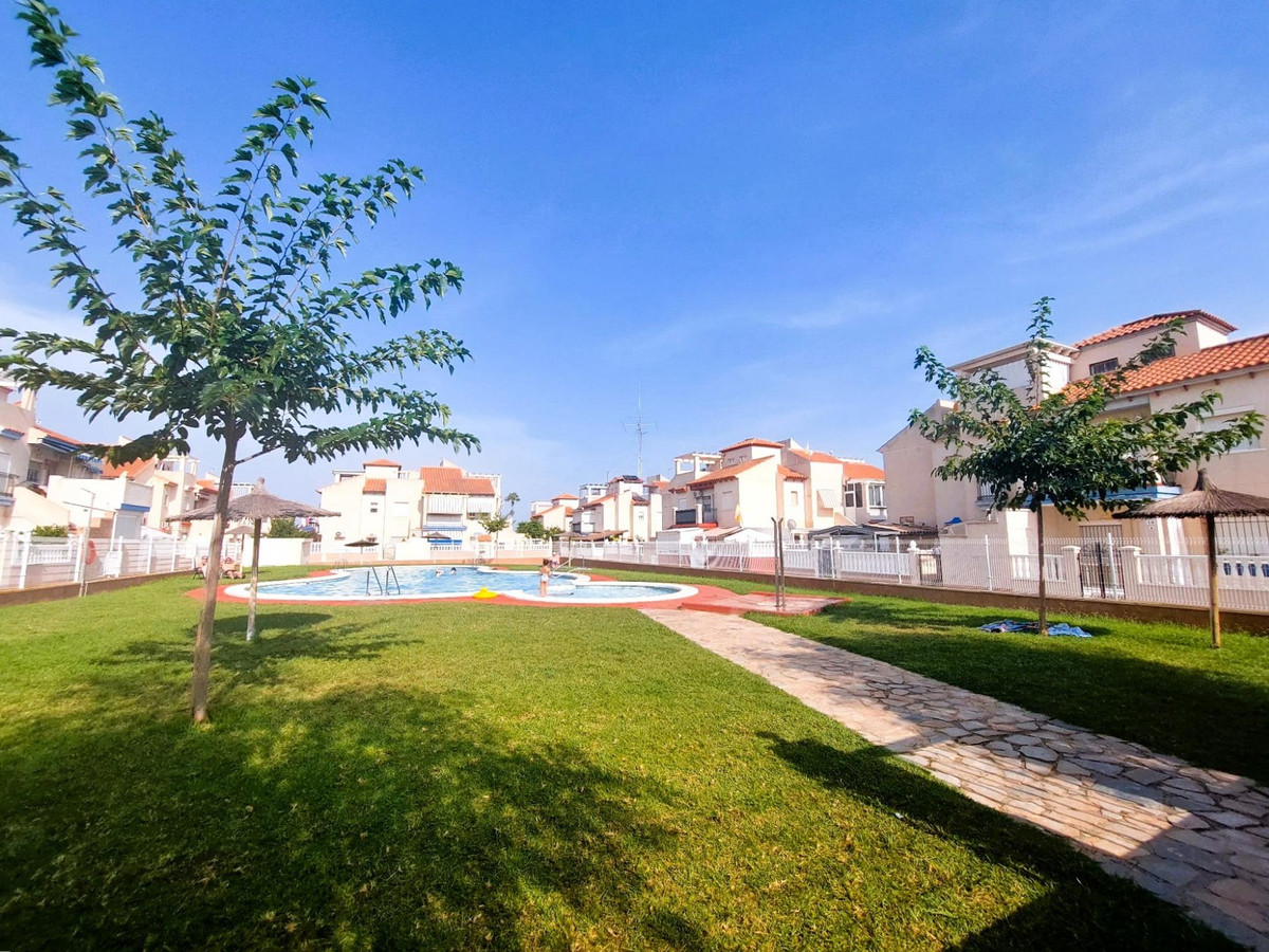 Se vende Bungalow de 2 dormitorios en Costa Blanca, Alicante, España