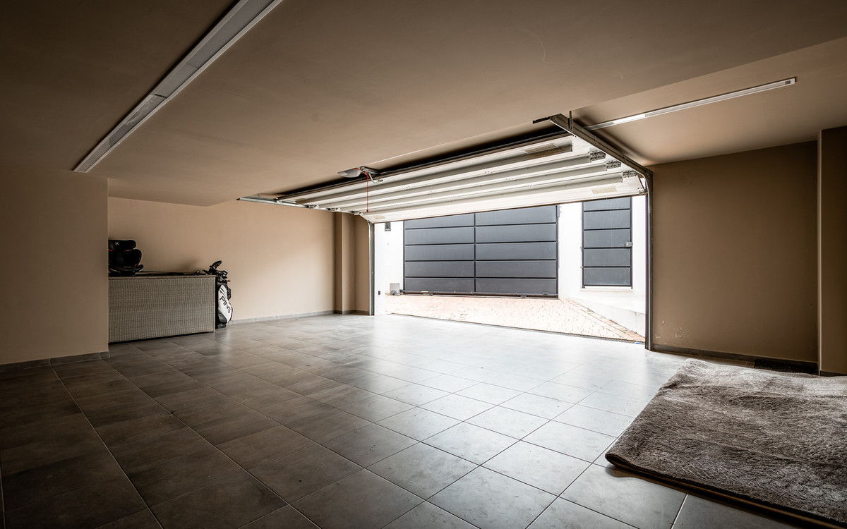 Se vende Villa - Chalet de 7 dormitorios en Costa Del Sol, Málaga, España