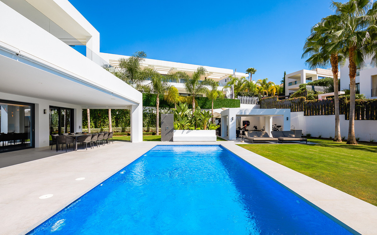 Se vende Villa - Chalet de 7 dormitorios en Costa Del Sol, Málaga, España