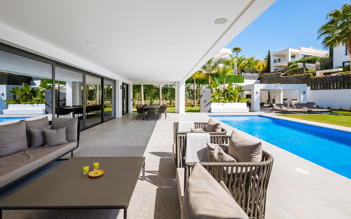 Se vende Villa - Chalet de 7 dormitorios en Costa Del Sol, Málaga, España