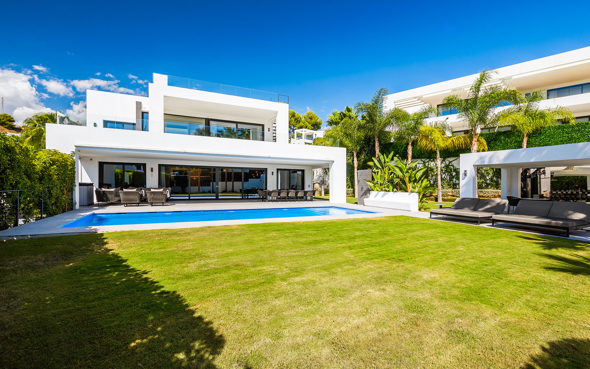 Se vende Villa - Chalet de 7 dormitorios en Costa Del Sol, Málaga, España