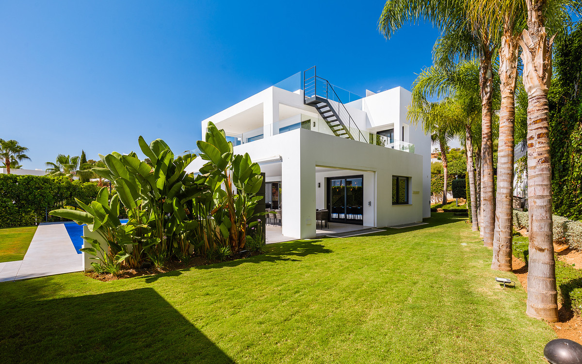 Se vende Villa - Chalet de 7 dormitorios en Costa Del Sol, Málaga, España