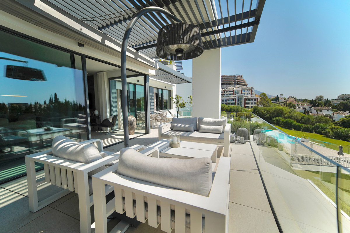 2 Bed Apartment for sale in La Quinta Costa Del Sol, Málaga, Spain
