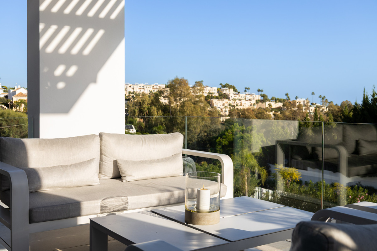 2 Bed Apartment for sale in La Quinta Costa Del Sol, Málaga, Spain