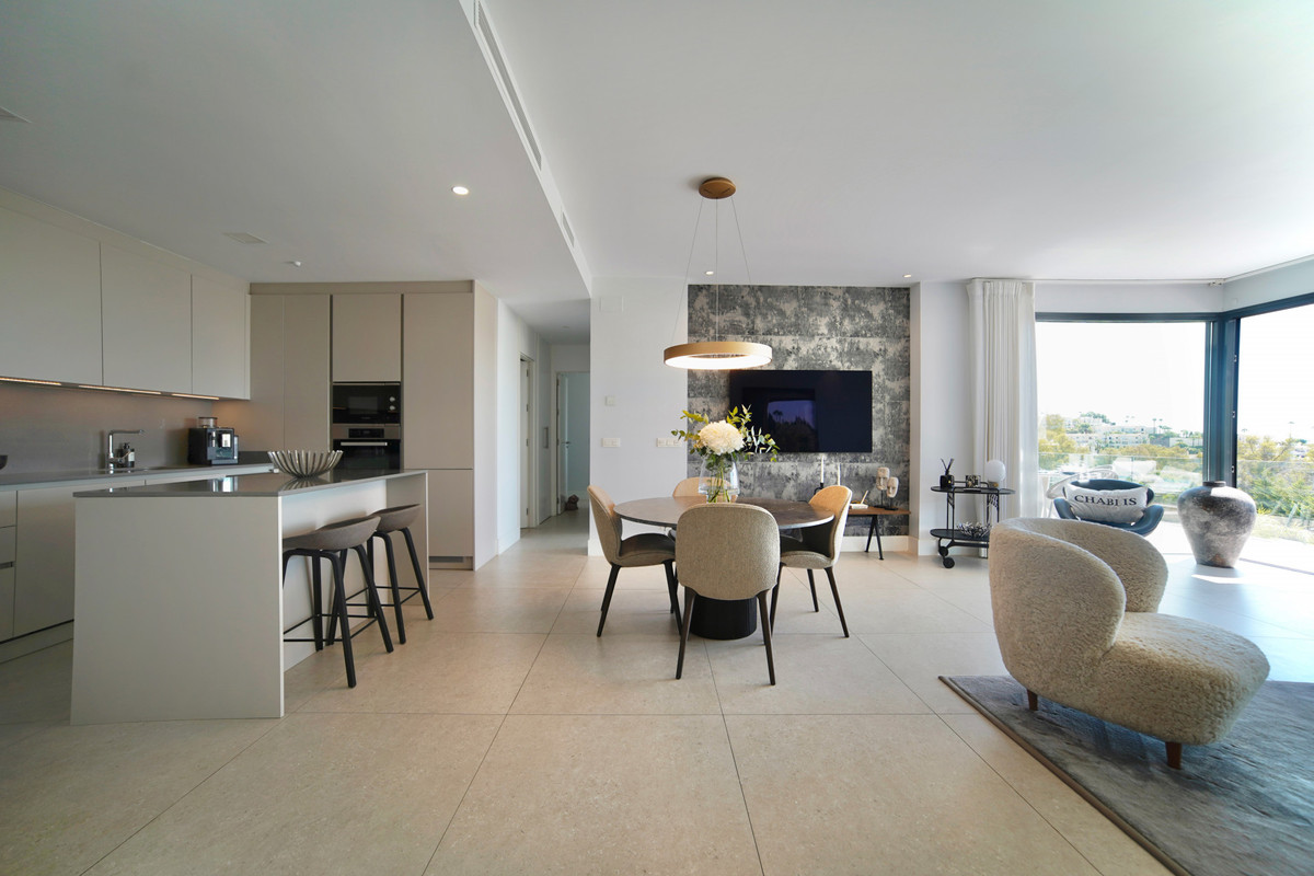 2 Bed Apartment for sale in La Quinta Costa Del Sol, Málaga, Spain