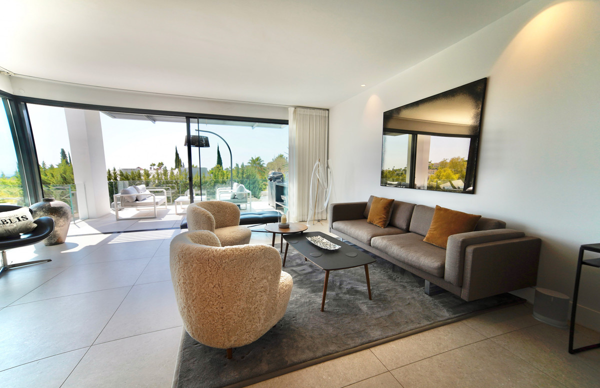 2 Bed Apartment for sale in La Quinta Costa Del Sol, Málaga, Spain