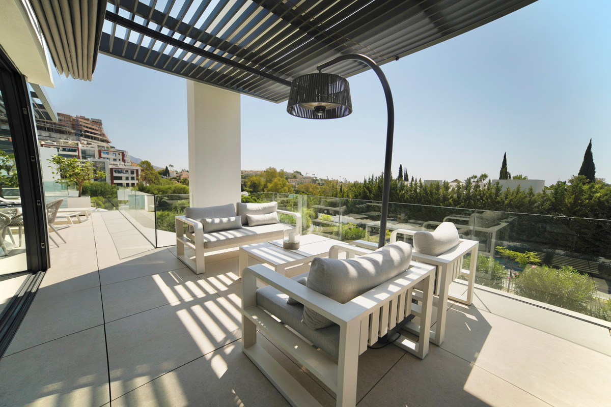 2 Bed Apartment for sale in La Quinta Costa Del Sol, Málaga, Spain
