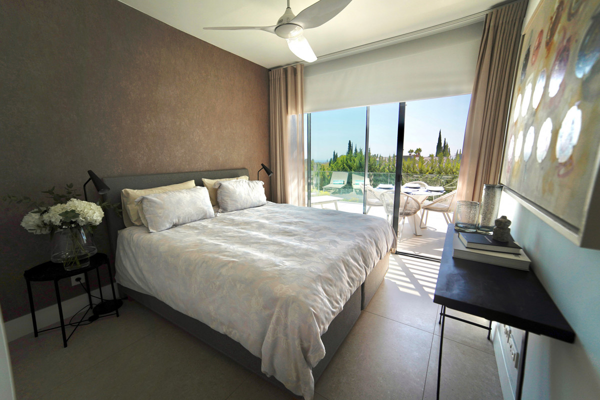 2 Bed Apartment for sale in La Quinta Costa Del Sol, Málaga, Spain