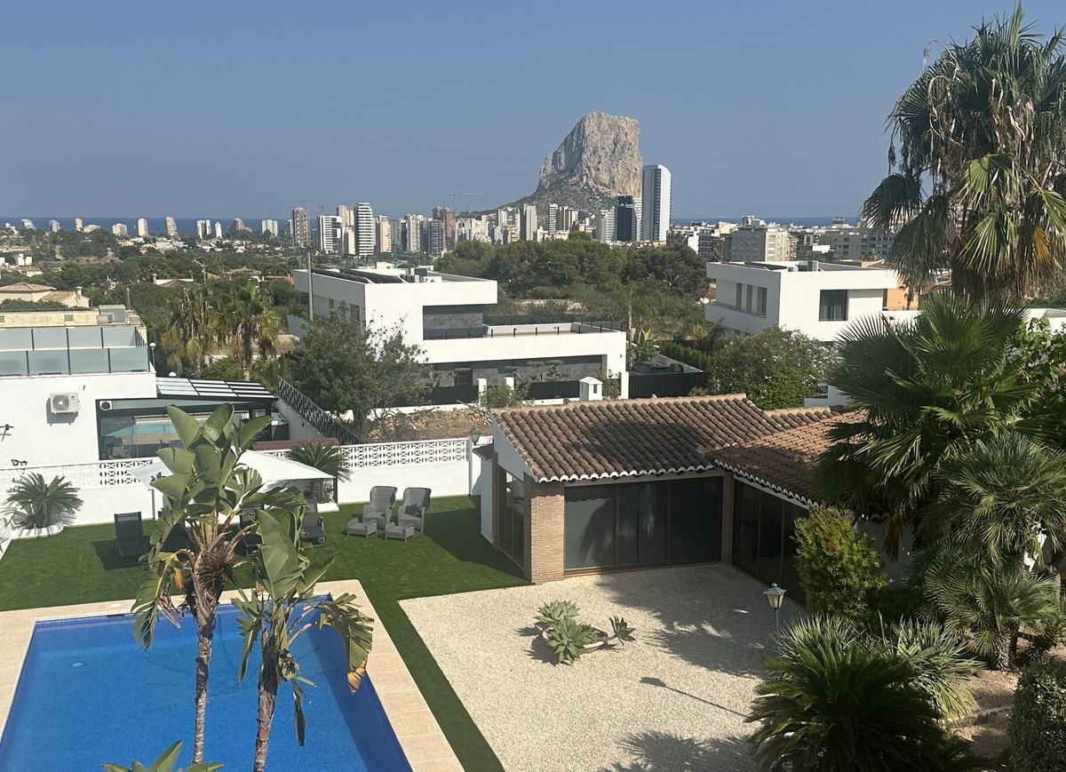 6 Bed Townhouse for sale in Calpe Costa Blanca, Alicante, Spain