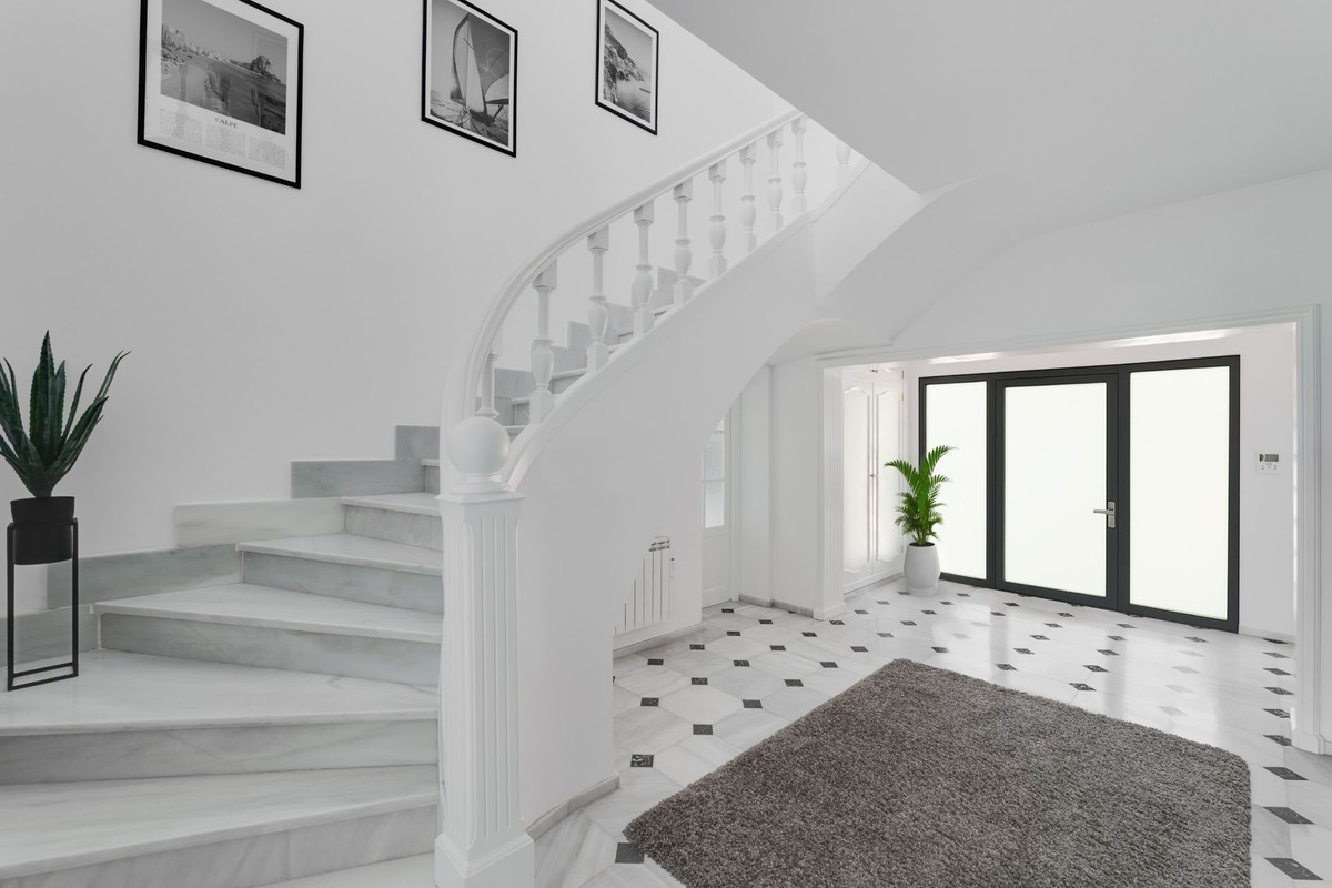 6 Bed Townhouse for sale in Calpe Costa Blanca, Alicante, Spain
