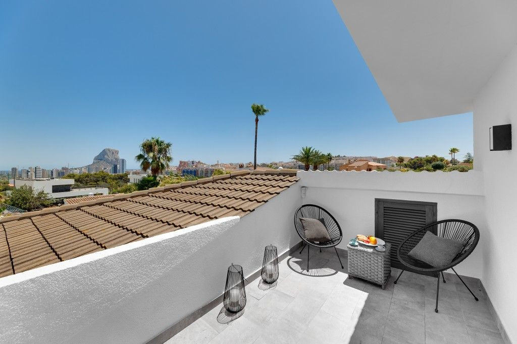 6 Bed Townhouse for sale in Calpe Costa Blanca, Alicante, Spain