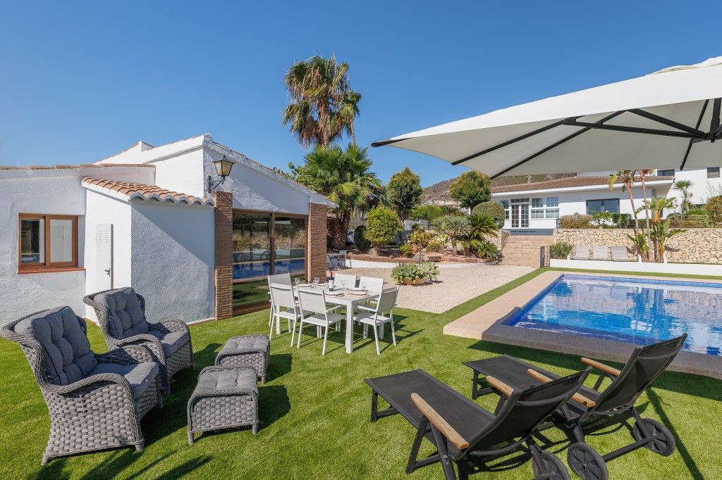 6 Bed Townhouse for sale in Calpe Costa Blanca, Alicante, Spain