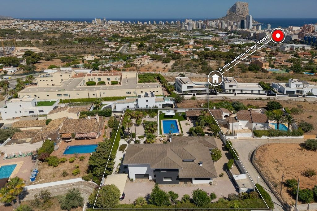6 Bed Townhouse for sale in Calpe Costa Blanca, Alicante, Spain
