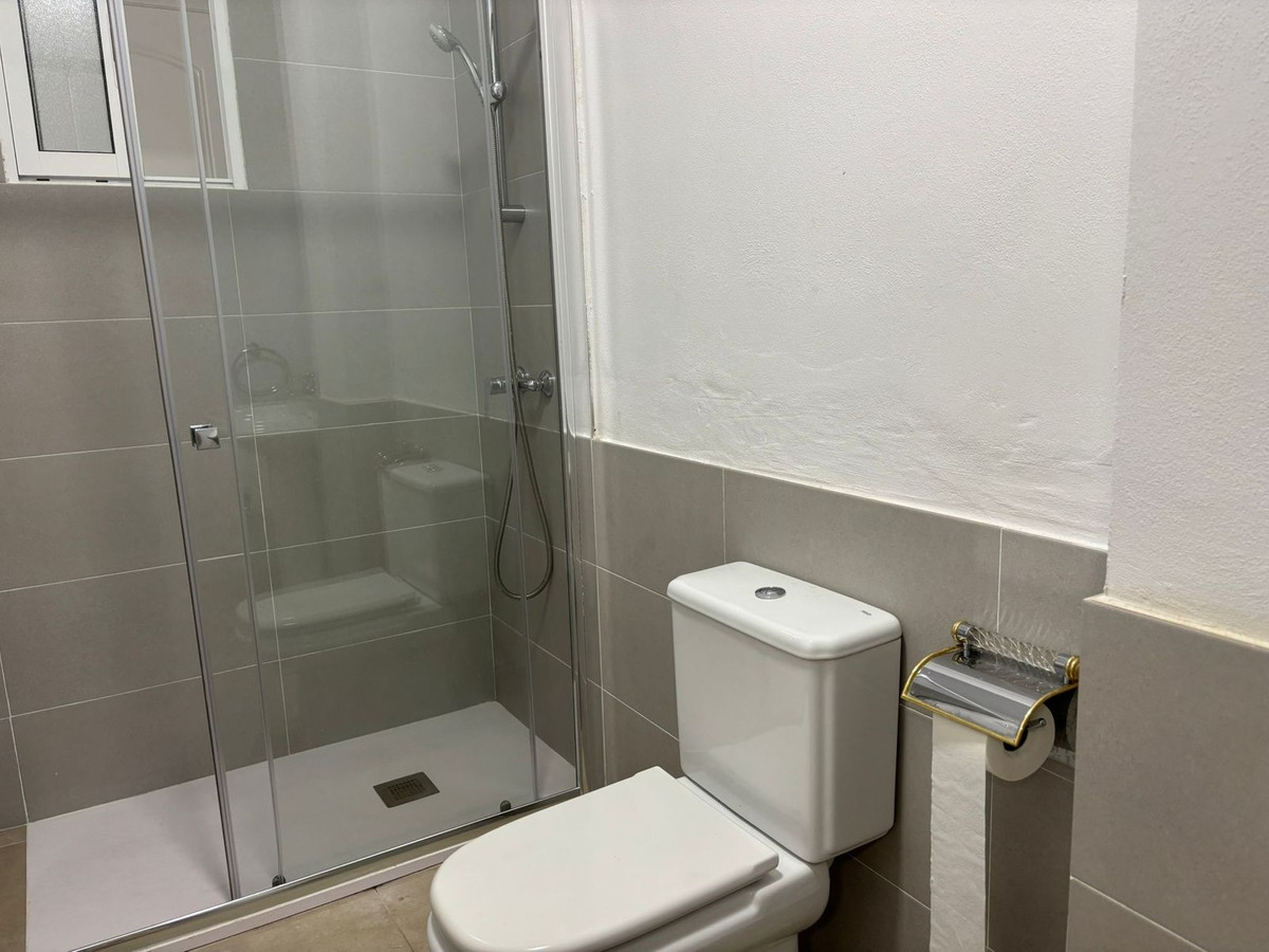 Se vende Pareada de 4 dormitorios en Costa Del Sol, Cadiz, España