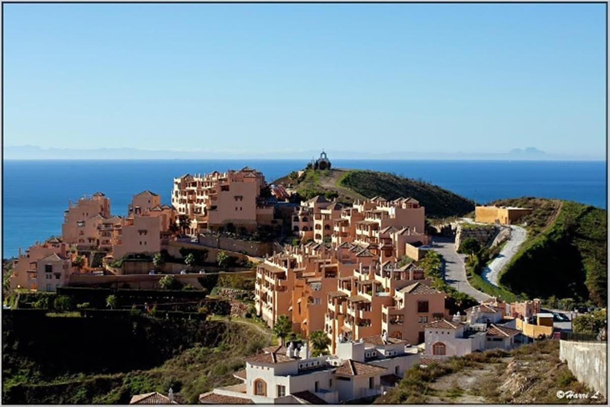 2 Bed Apartment for sale in Calahonda Costa Del Sol, Málaga, Spain