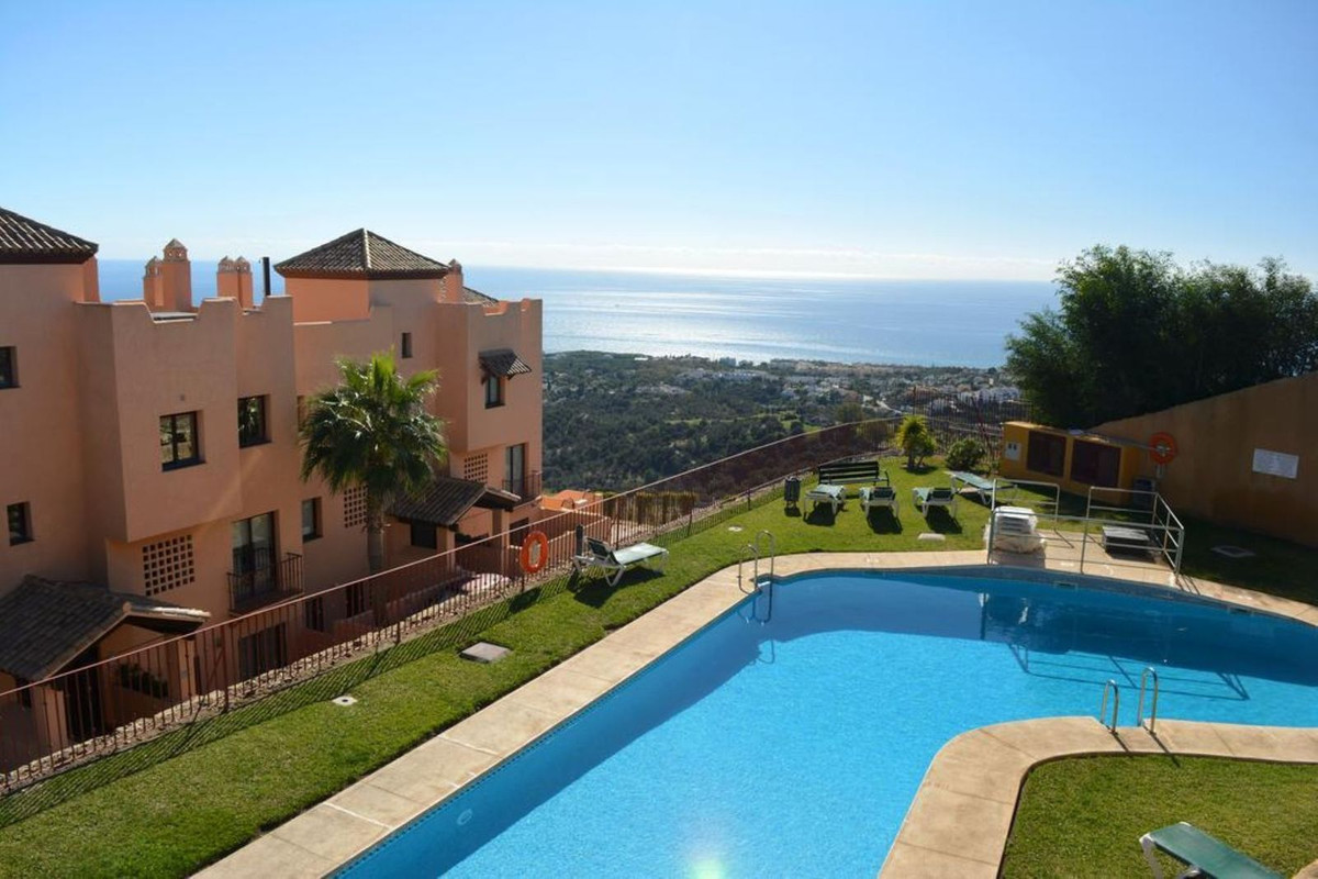 2 Bed Apartment for sale in Calahonda Costa Del Sol, Málaga, Spain