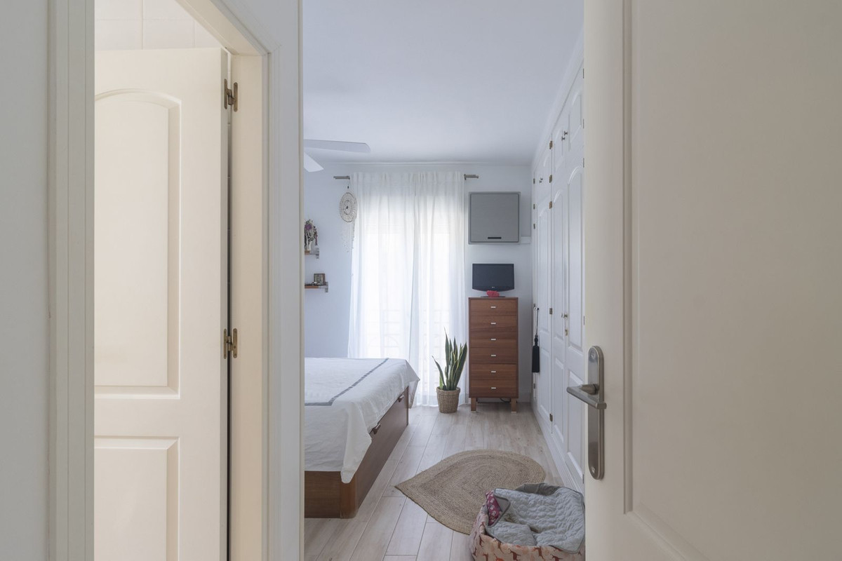 Se vende Apartamento Planta Media de 3 dormitorios en Costa Del Sol, Málaga, España