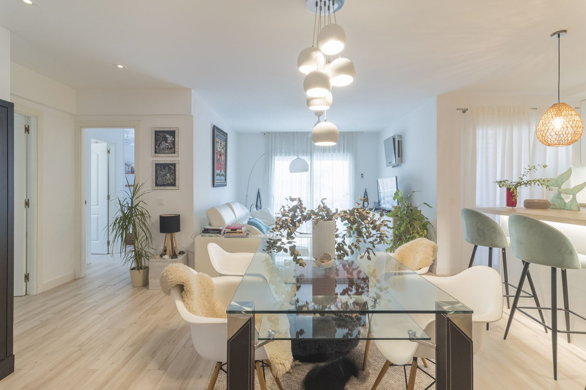 Se vende Apartamento Planta Media de 3 dormitorios en Costa Del Sol, Málaga, España