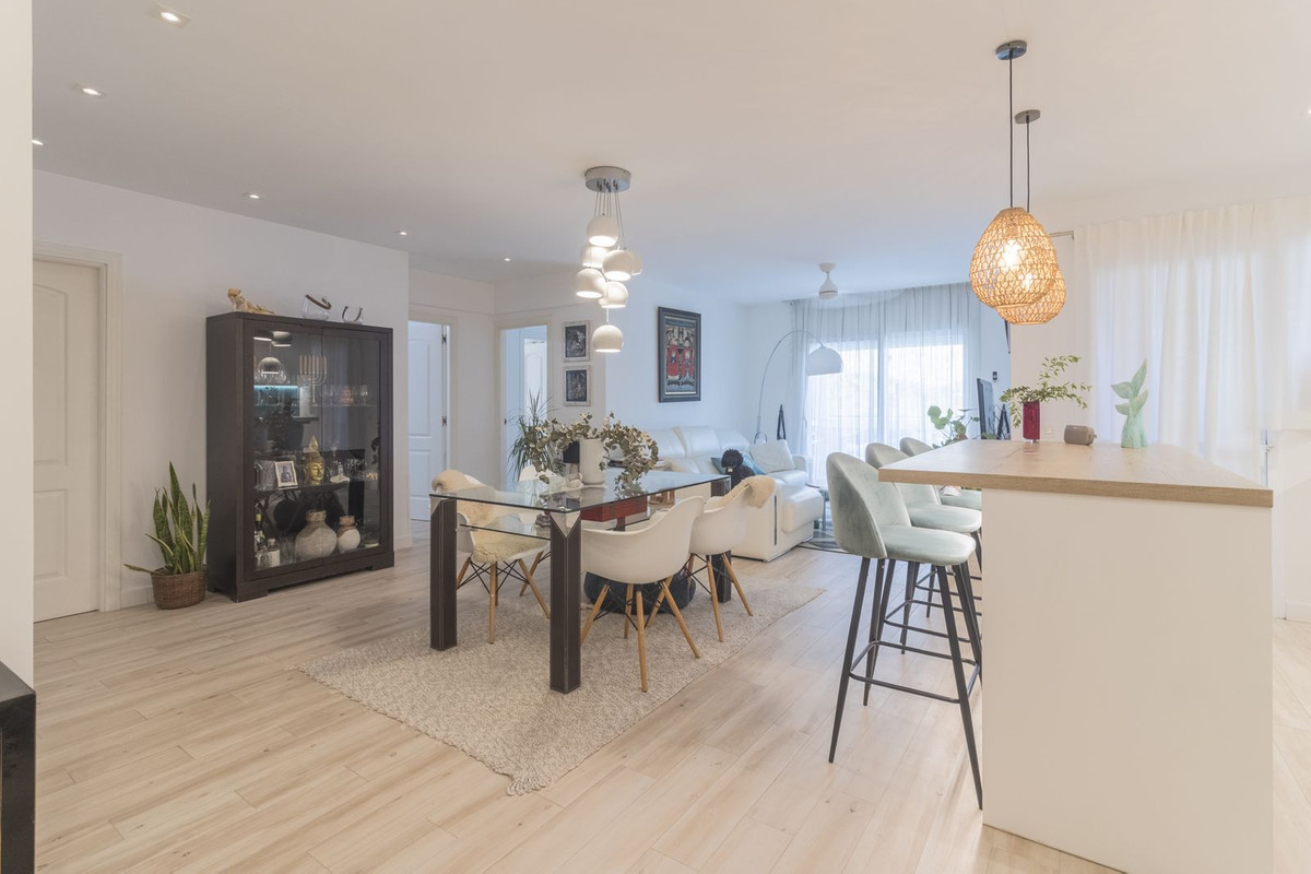 Se vende Apartamento Planta Media de 3 dormitorios en Costa Del Sol, Málaga, España