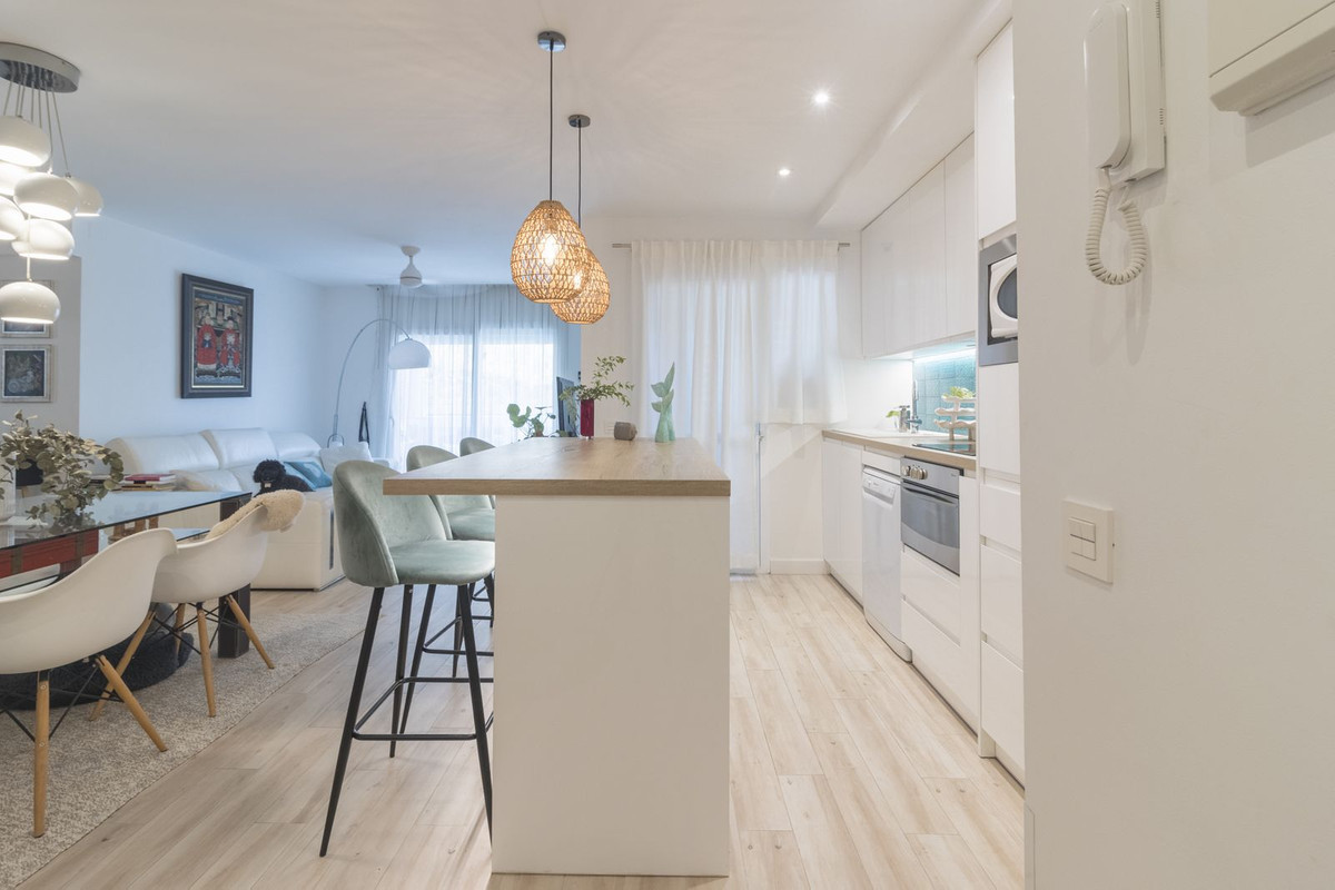 Se vende Apartamento Planta Media de 3 dormitorios en Costa Del Sol, Málaga, España