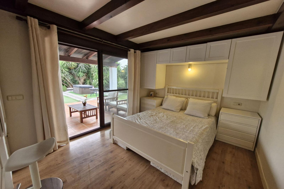 Se vende Finca - Cortijo de 3 dormitorios en Costa Del Sol, Málaga, España