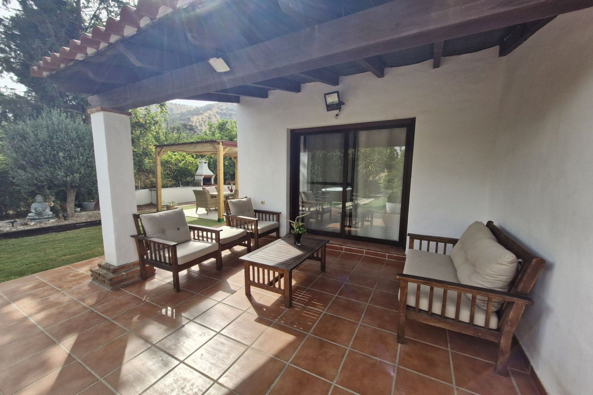 Se vende Finca - Cortijo de 3 dormitorios en Costa Del Sol, Málaga, España