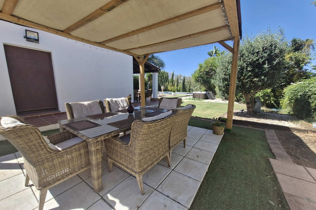 Se vende Finca - Cortijo de 3 dormitorios en Costa Del Sol, Málaga, España