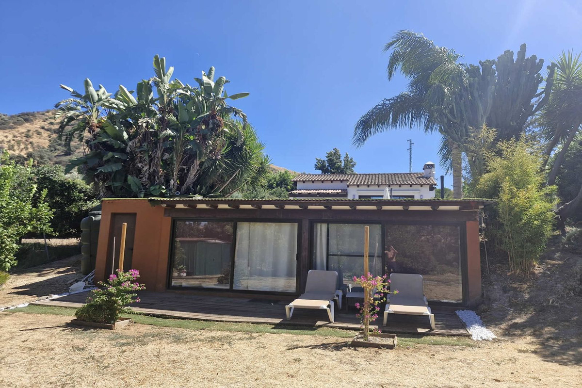 Se vende Finca - Cortijo de 3 dormitorios en Costa Del Sol, Málaga, España