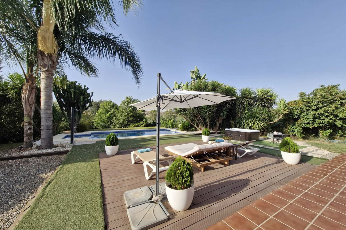 Se vende Finca - Cortijo de 3 dormitorios en Costa Del Sol, Málaga, España