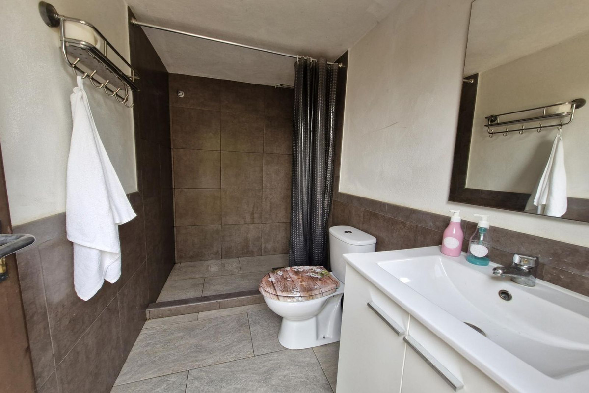 Se vende Finca - Cortijo de 3 dormitorios en Costa Del Sol, Málaga, España