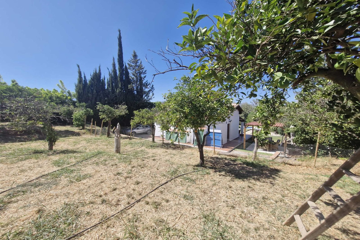 Se vende Finca - Cortijo de 3 dormitorios en Costa Del Sol, Málaga, España