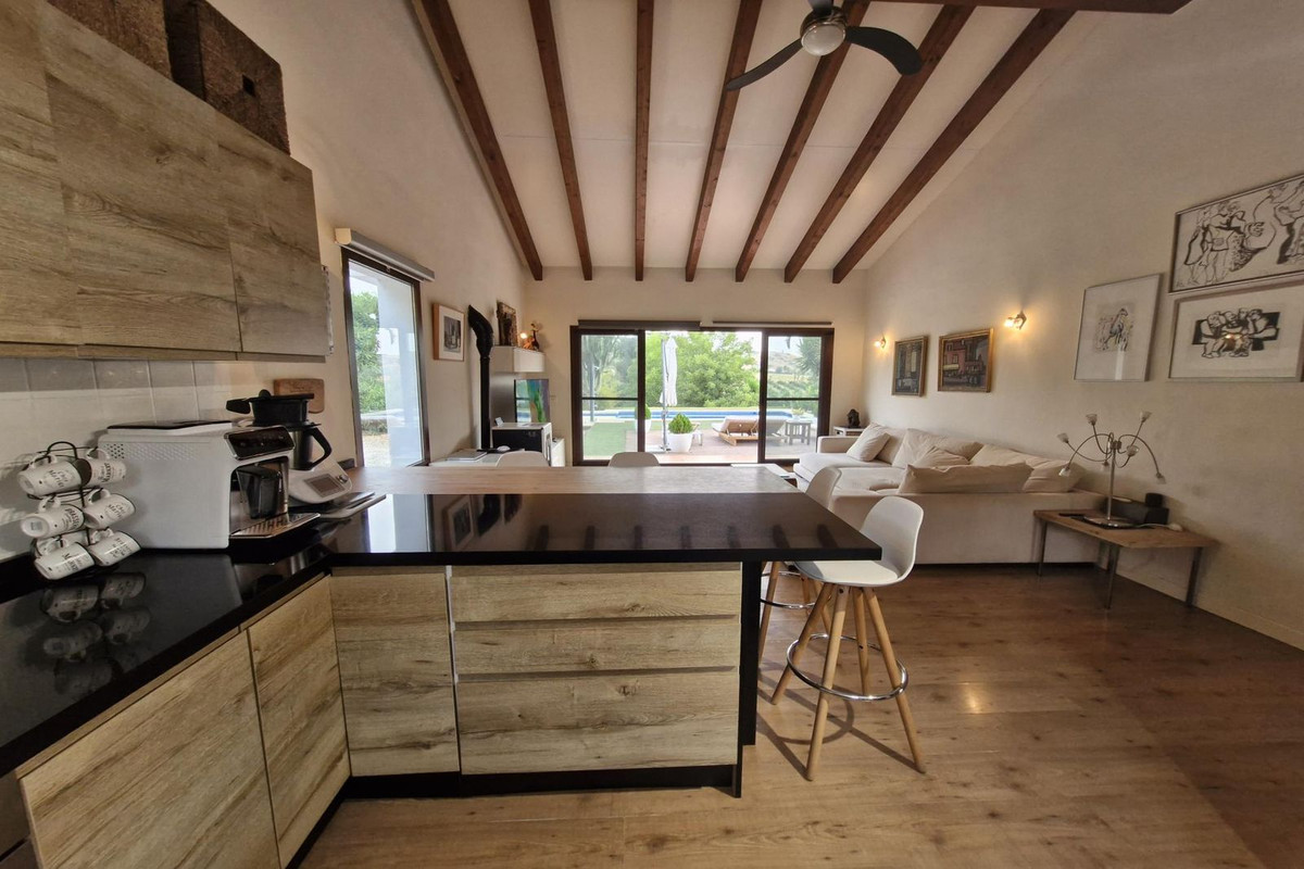 Se vende Finca - Cortijo de 3 dormitorios en Costa Del Sol, Málaga, España