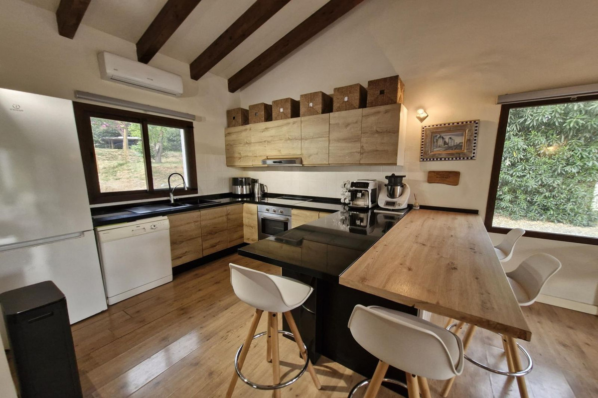 Se vende Finca - Cortijo de 3 dormitorios en Costa Del Sol, Málaga, España
