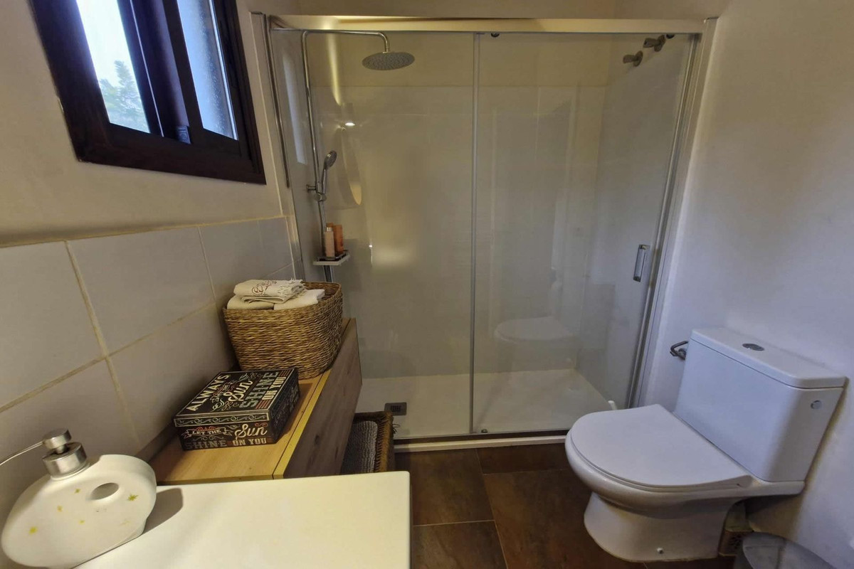 Se vende Finca - Cortijo de 3 dormitorios en Costa Del Sol, Málaga, España