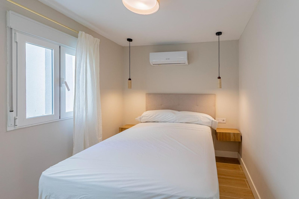 Se vende Apartamento en Planta Última de 2 dormitorios en Costa Del Sol, Málaga, España
