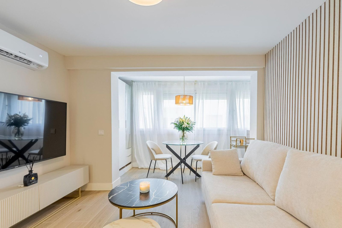 Se vende Apartamento en Planta Última de 2 dormitorios en Costa Del Sol, Málaga, España