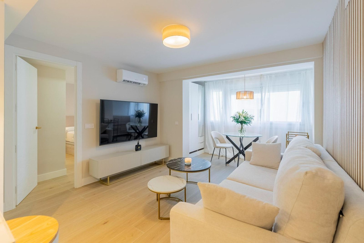 Se vende Apartamento en Planta Última de 2 dormitorios en Costa Del Sol, Málaga, España