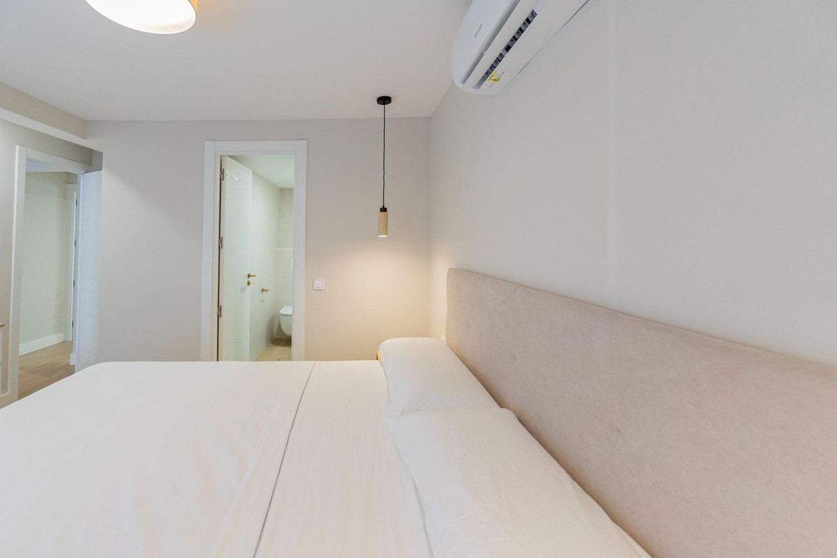Se vende Apartamento en Planta Última de 2 dormitorios en Costa Del Sol, Málaga, España
