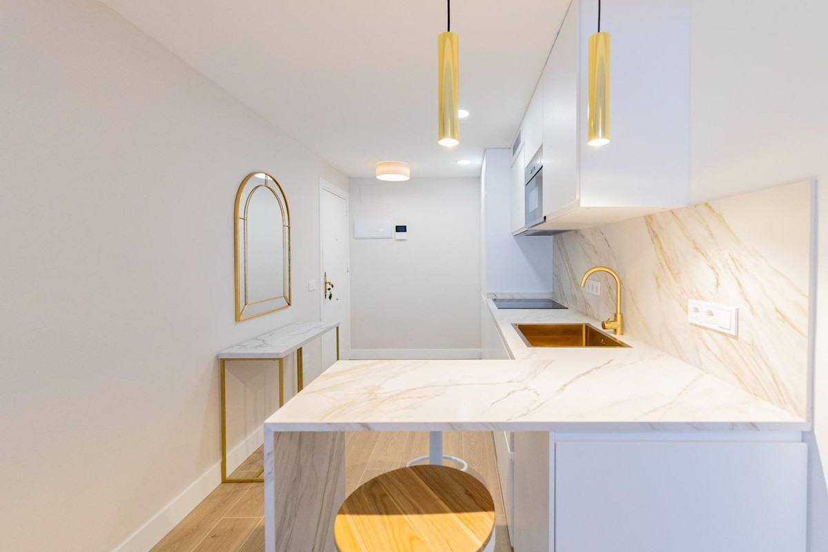 Se vende Apartamento en Planta Última de 2 dormitorios en Costa Del Sol, Málaga, España