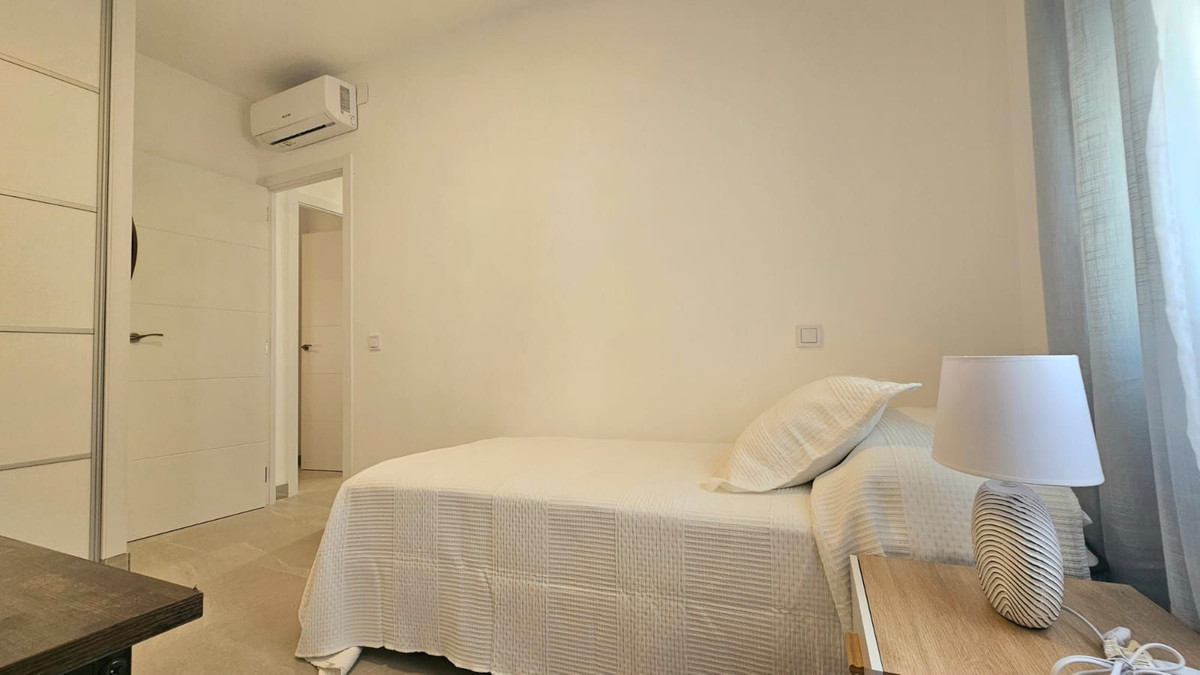 Se vende Apartamento Planta Media de 3 dormitorios en Costa Del Sol, Málaga, España