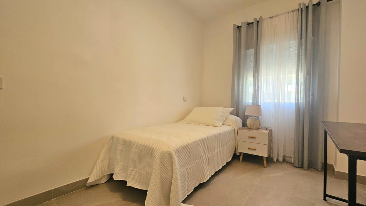 Se vende Apartamento Planta Media de 3 dormitorios en Costa Del Sol, Málaga, España