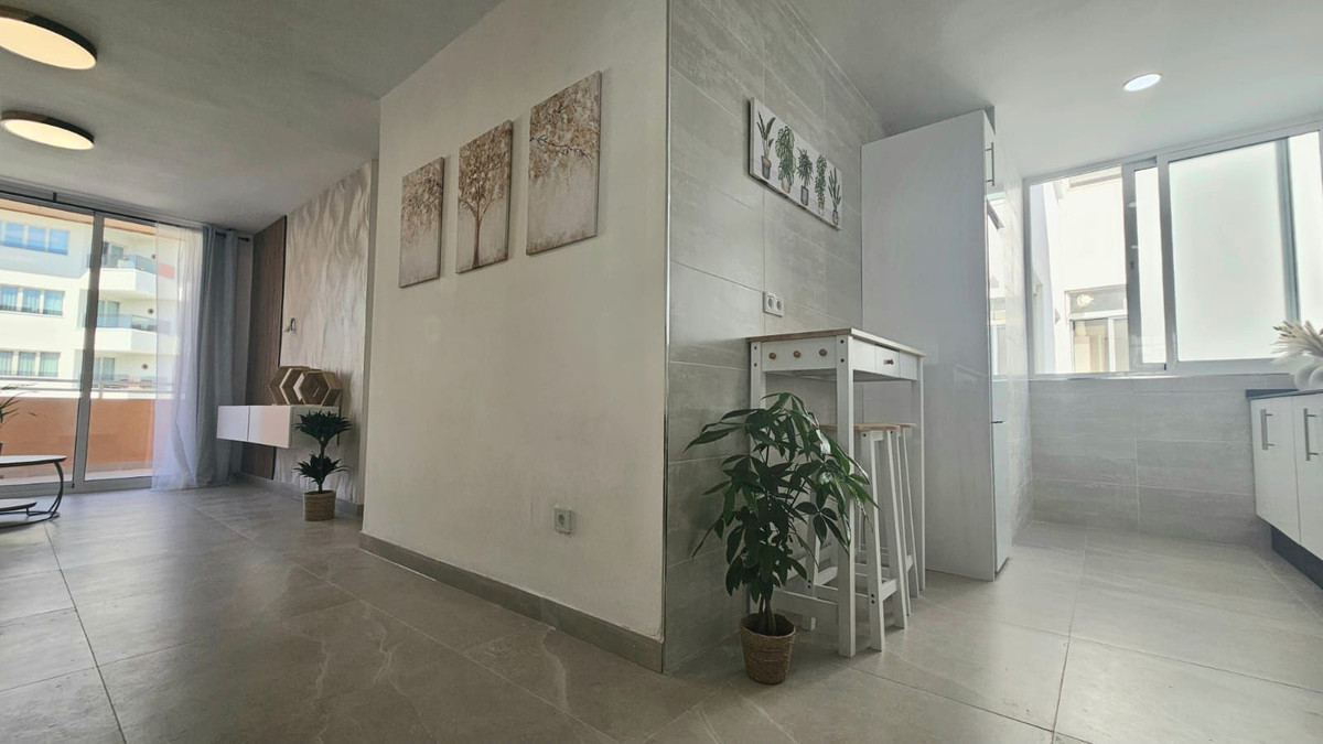 Se vende Apartamento Planta Media de 3 dormitorios en Costa Del Sol, Málaga, España