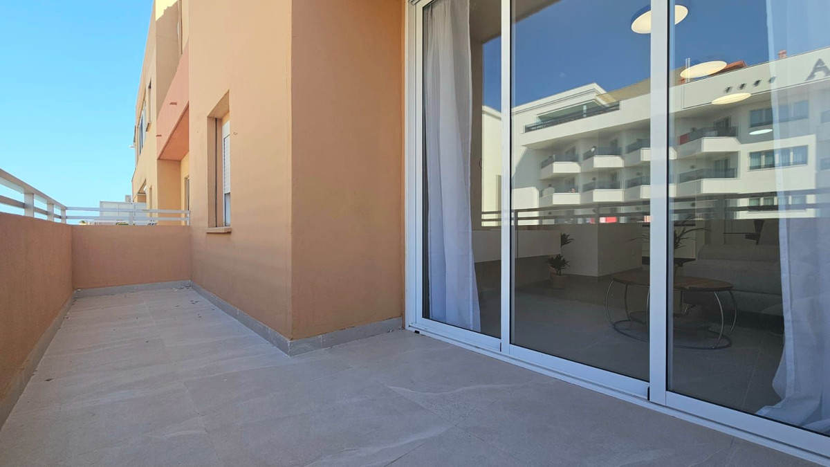 Se vende Apartamento Planta Media de 3 dormitorios en Costa Del Sol, Málaga, España